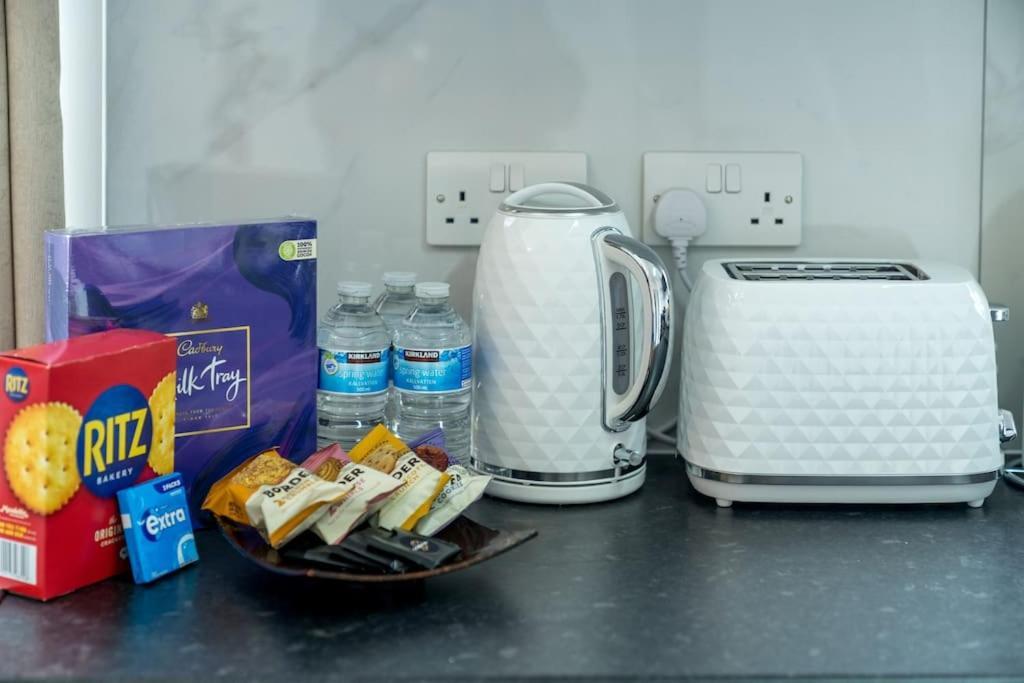 ハーロウLux 3Bed Near Wembley With Parking By Oceana Group - Sleeps 8アパートメント エクステリア 写真