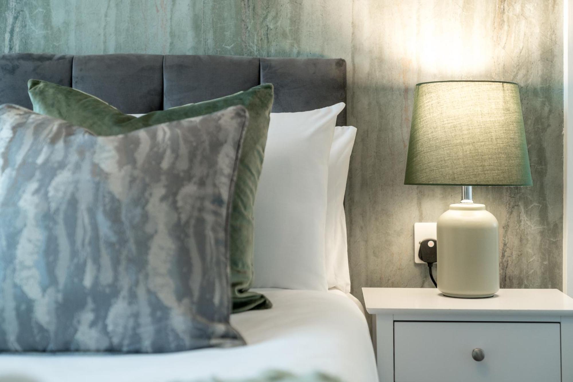 ハーロウLux 3Bed Near Wembley With Parking By Oceana Group - Sleeps 8アパートメント エクステリア 写真