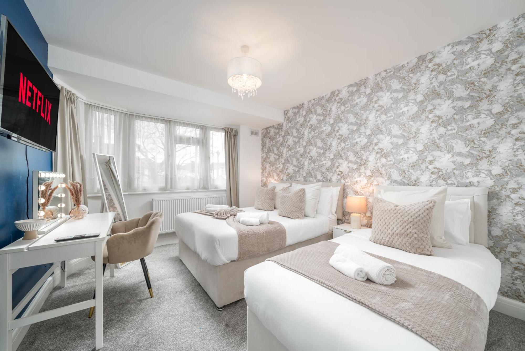 ハーロウLux 3Bed Near Wembley With Parking By Oceana Group - Sleeps 8アパートメント エクステリア 写真